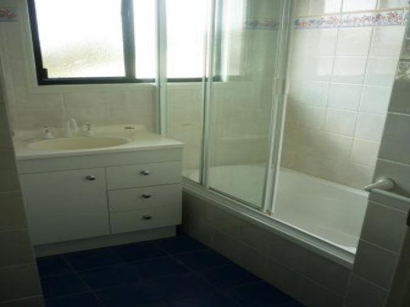 6 WYUNA CRT, Urangan QLD 4655