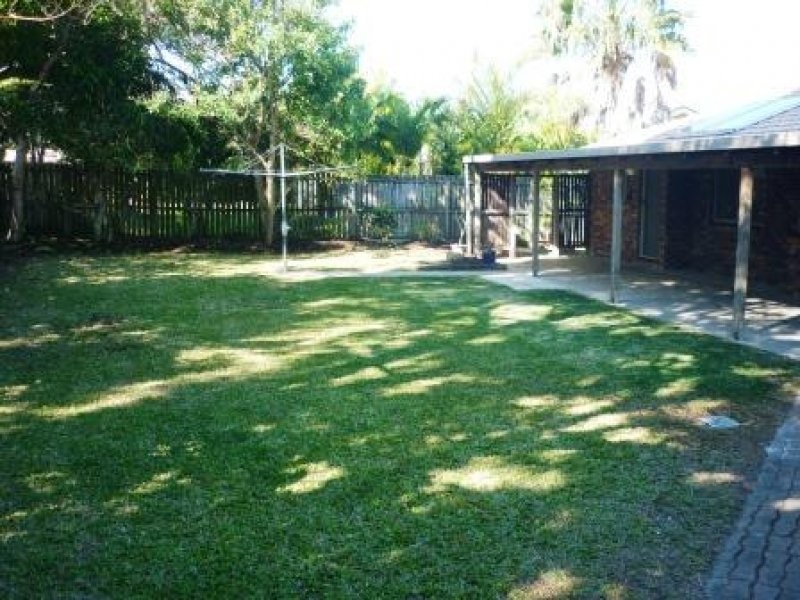 14 Toohey Crt, Torquay QLD 4655
