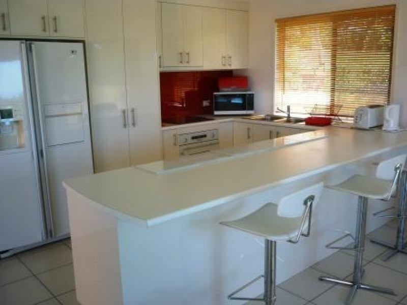 17 Azure Crt, Dundowran Beach QLD 4655