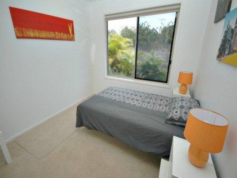 17 Azure Crt, Dundowran Beach QLD 4655