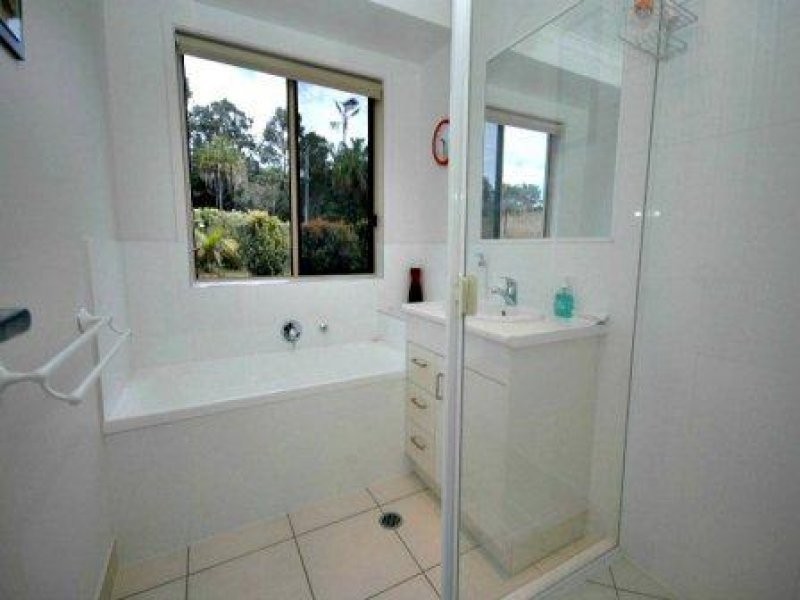 17 Azure Crt, Dundowran Beach QLD 4655