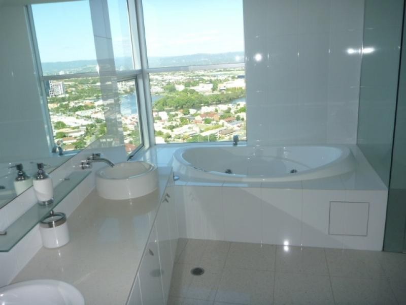 40 RIVERVIEW PDE, Surfers Paradise QLD 4217