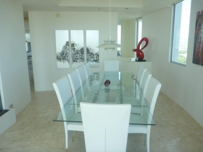 40 RIVERVIEW PDE, Surfers Paradise QLD 4217