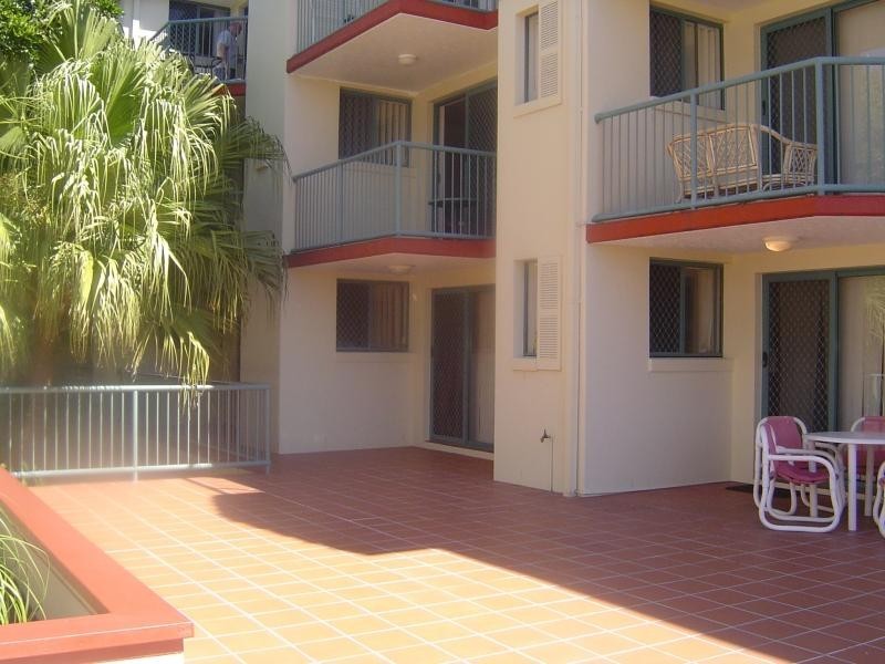 140 MARINE PARADE, Southport QLD 4215