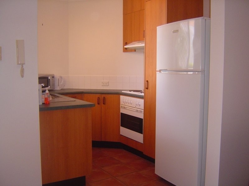 140 MARINE PARADE, Southport QLD 4215