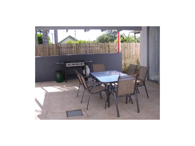 6 Ewart St, Clontarf QLD 4019