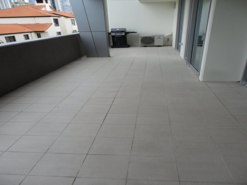 53 Darrambal, Chevron Island QLD 4217