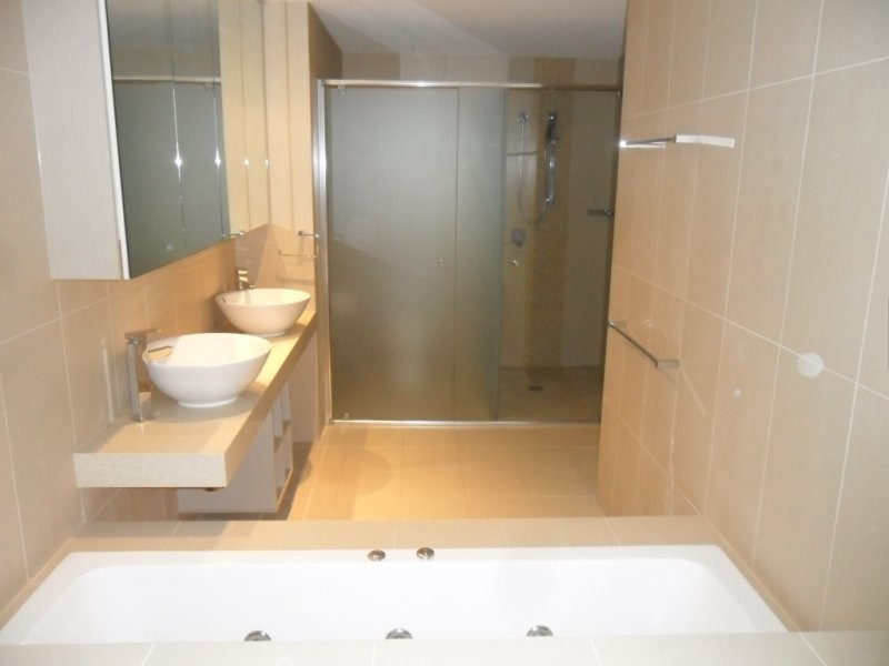 53 Darrambal, Chevron Island QLD 4217