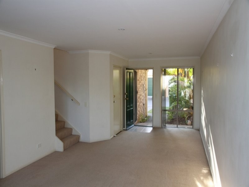 643 Pine Ridge Road, Biggera Waters QLD 4216