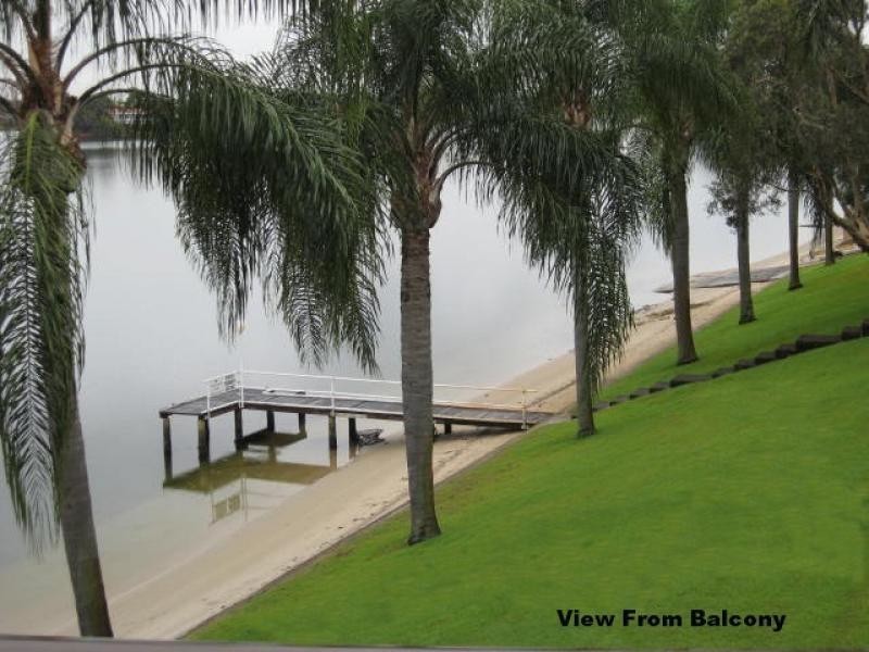 111 Markeri Street, Mermaid Waters QLD 4218