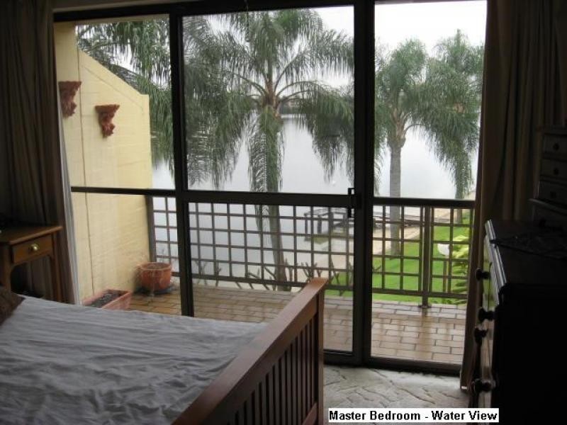 111 Markeri Street, Mermaid Waters QLD 4218