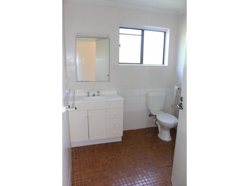 111 Markeri Street, Mermaid Waters QLD 4218