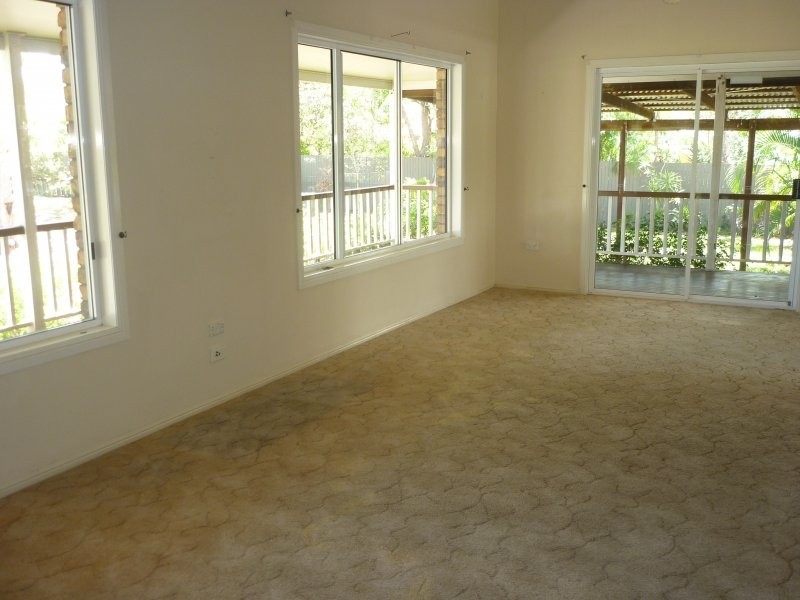 9 Verden Drive, Urangan QLD 4655