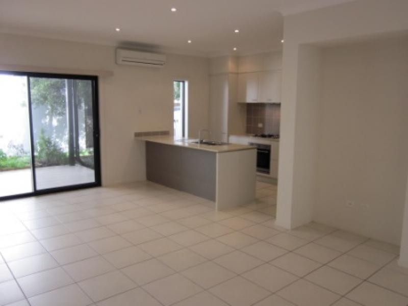 16 Surbiton Court, Carindale QLD 4152