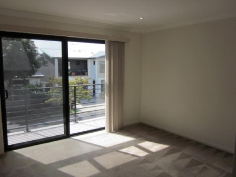 16 Surbiton Court, Carindale QLD 4152