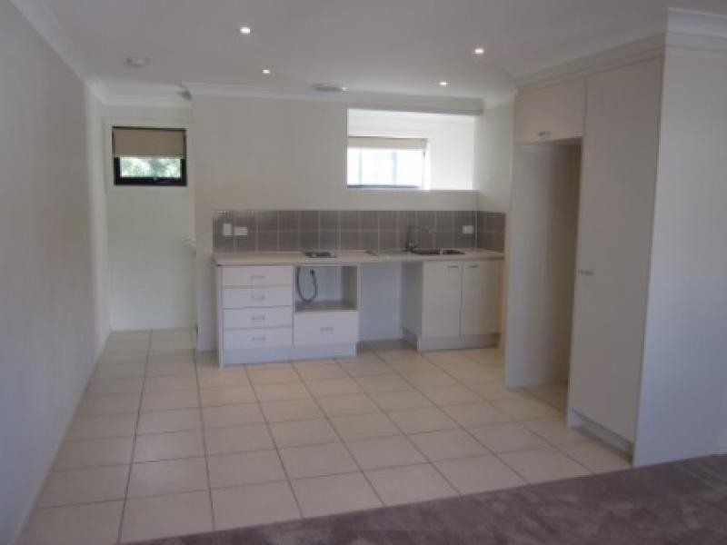 16 Surbiton Court, Carindale QLD 4152