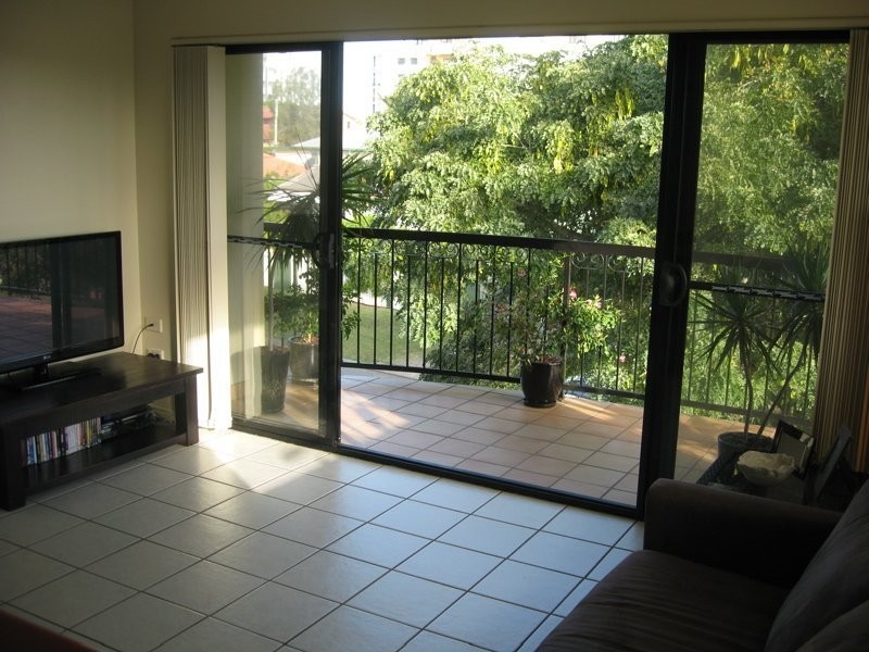 2 Henry Street, Redcliffe QLD 4020