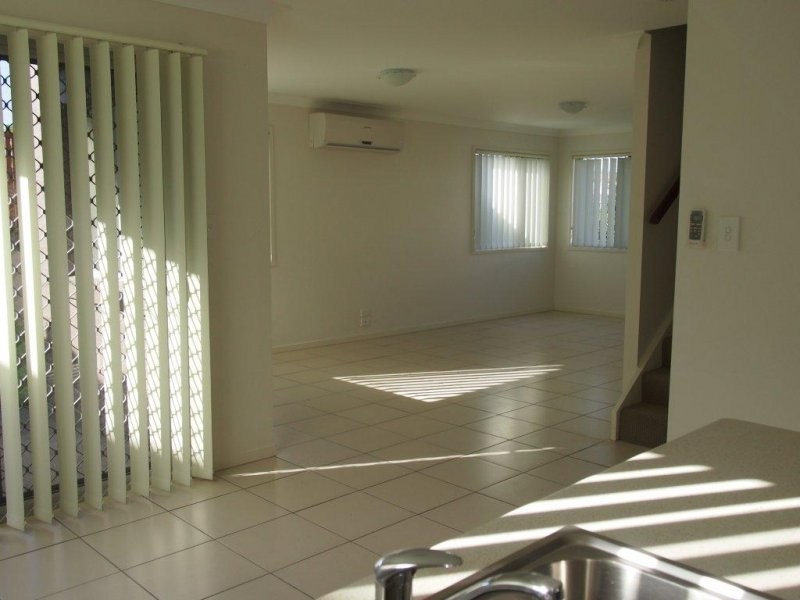 2 Toohey Street, Pacific Pines QLD 4211