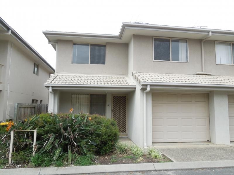 Johnston St, Carina QLD 4152