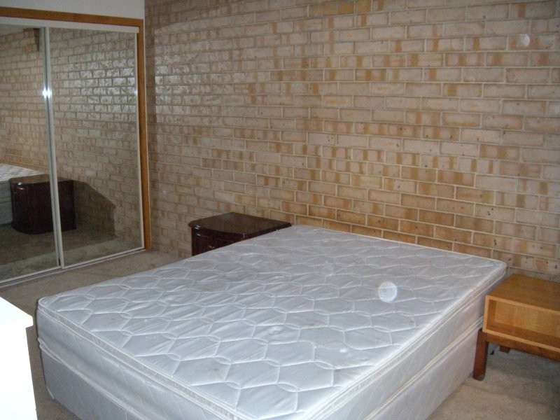 14 Barrett St, Robertson QLD 4109