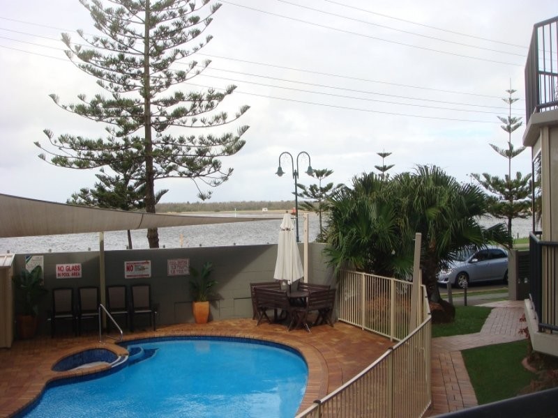 418 Marine Pde, Biggera Waters QLD 4216