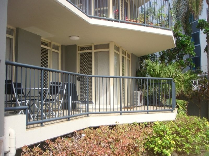 418 Marine Pde, Biggera Waters QLD 4216