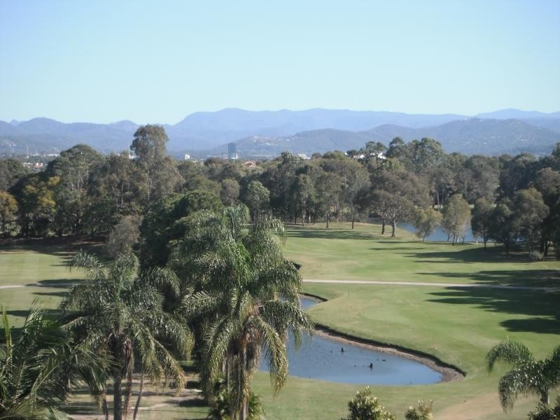 13 FAIRWAY DRIVE, Clear Island Waters QLD 4226