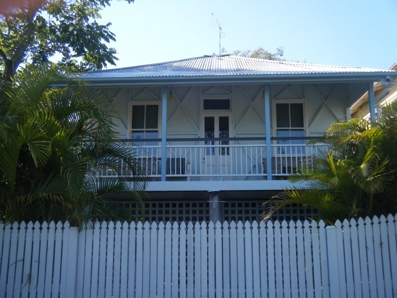 30 Cedar Street, Greenslopes QLD 4120