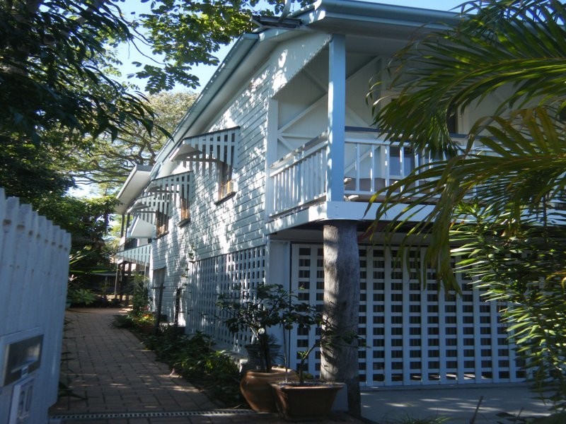 30 Cedar Street, Greenslopes QLD 4120