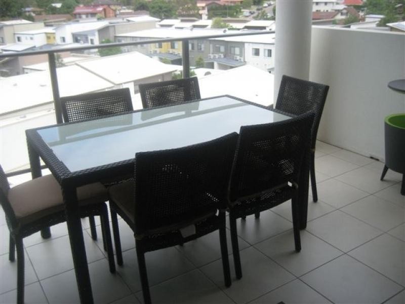 16 Surbiton Court, Carindale QLD 4152