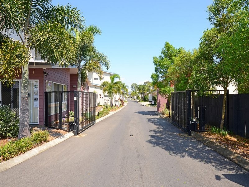 71 Elizabeth st, Urangan QLD 4655