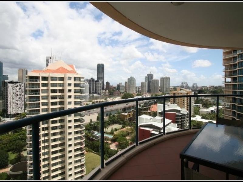 2 Goodwin St, Kangaroo Point QLD 4169