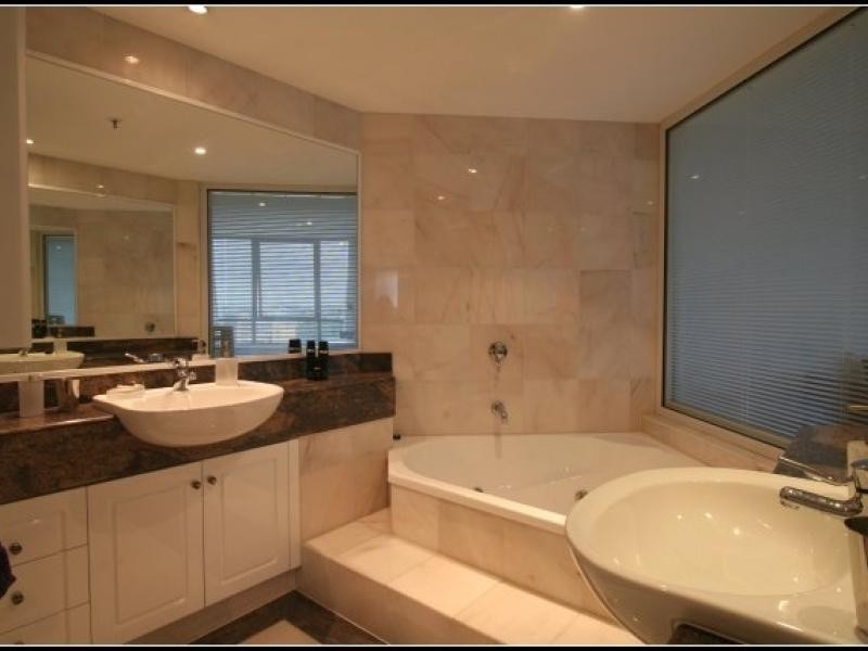 2 Goodwin St, Kangaroo Point QLD 4169