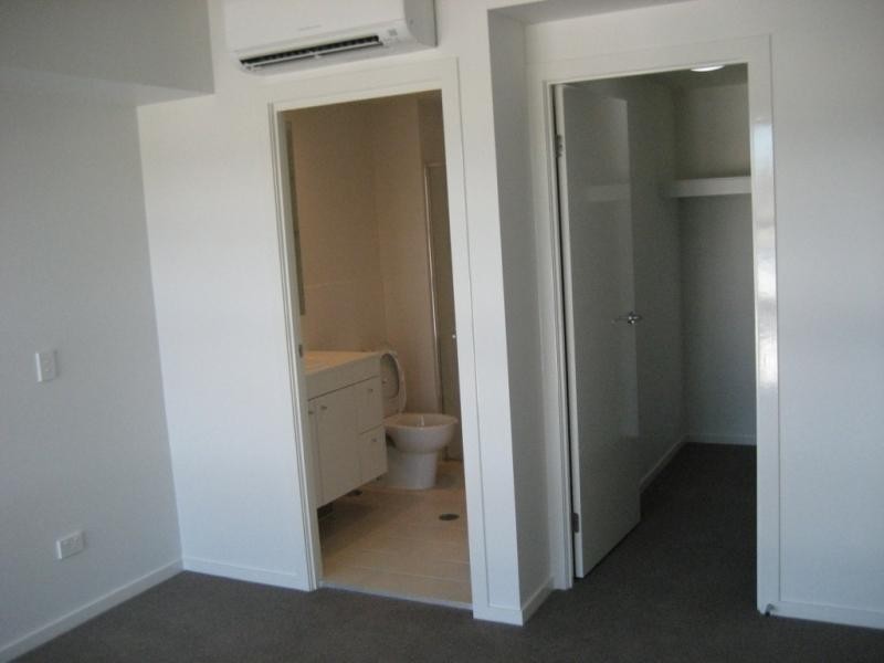 16 Surbiton Court, Carindale QLD 4152