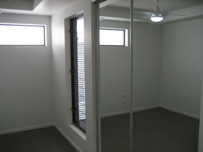 16 Surbiton Court, Carindale QLD 4152