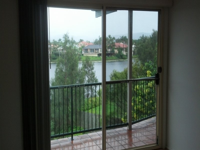 17 Santa Cruz Blvd, Clear Island Waters QLD 4226