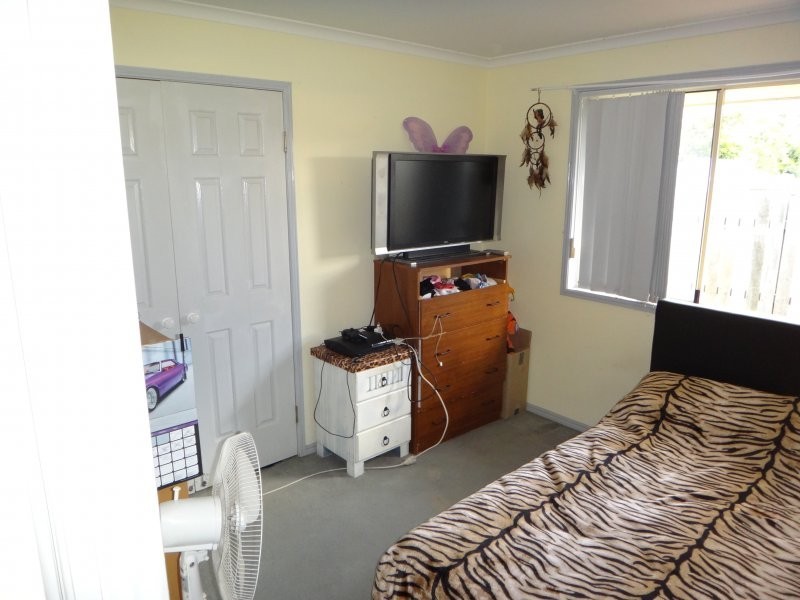 15 Columbia Dr, Beachmere QLD 4510