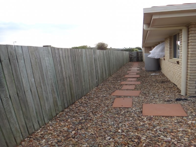 15 Columbia Dr, Beachmere QLD 4510