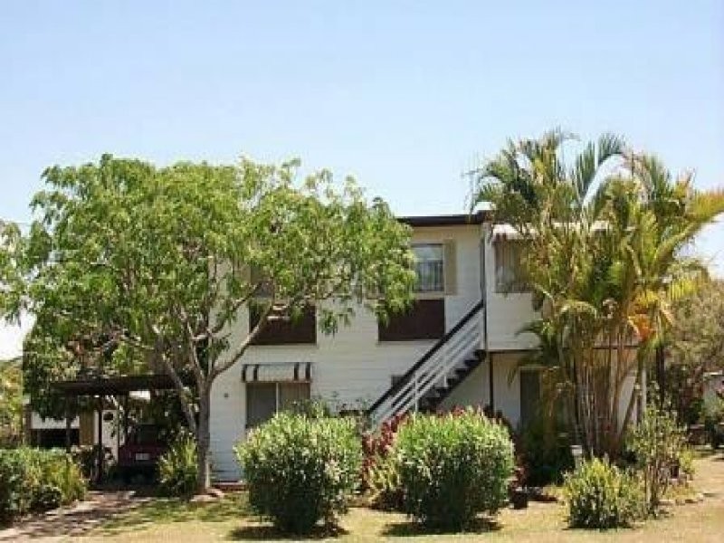 9 Arthur St, Urangan QLD 4655