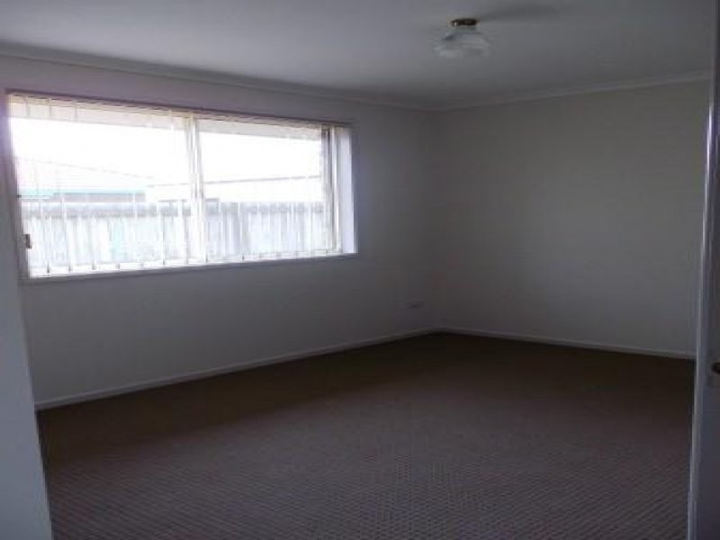 5 Rosella Way, Eli Waters QLD 4655