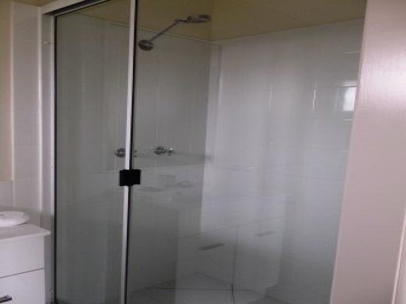 5 Rosella Way, Eli Waters QLD 4655