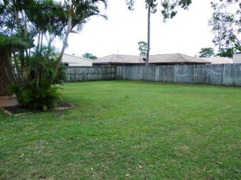 5 Rosella Way, Eli Waters QLD 4655