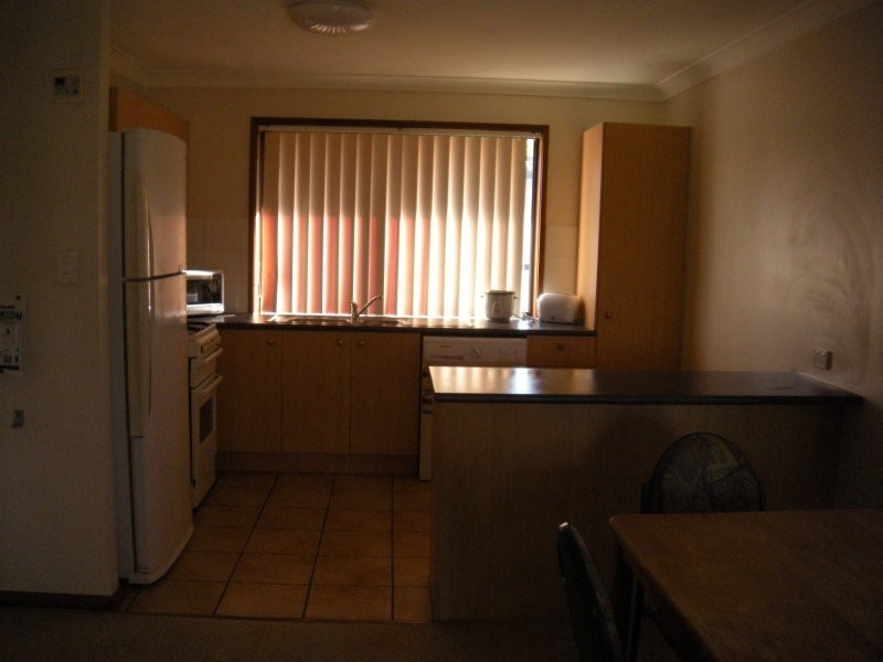 28 Barrett St, Robertson QLD 4109
