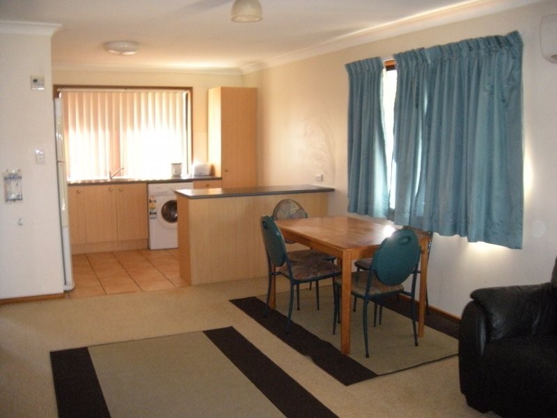 28 Barrett St, Robertson QLD 4109
