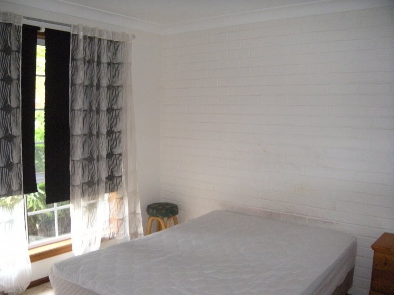 28 Barrett St, Robertson QLD 4109