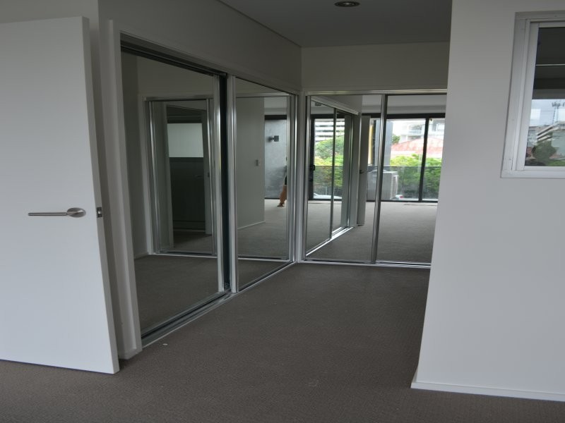 40 Carl Street, Woolloongabba QLD 4102