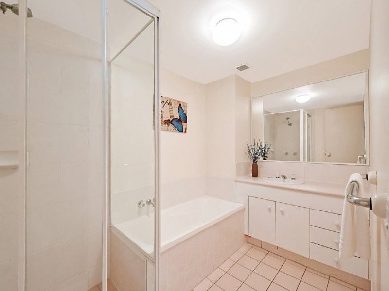 12 Whiting Street, Labrador QLD 4215