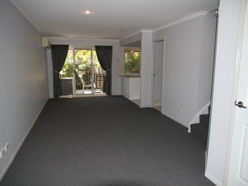 643 Pine Ridge Road, Biggera Waters QLD 4216