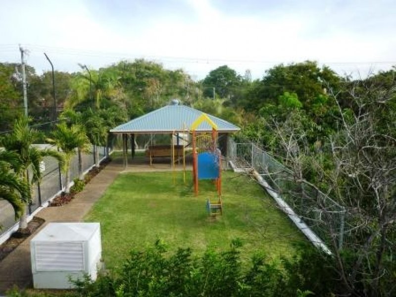 385-386 The Esplanade, Torquay QLD 4655