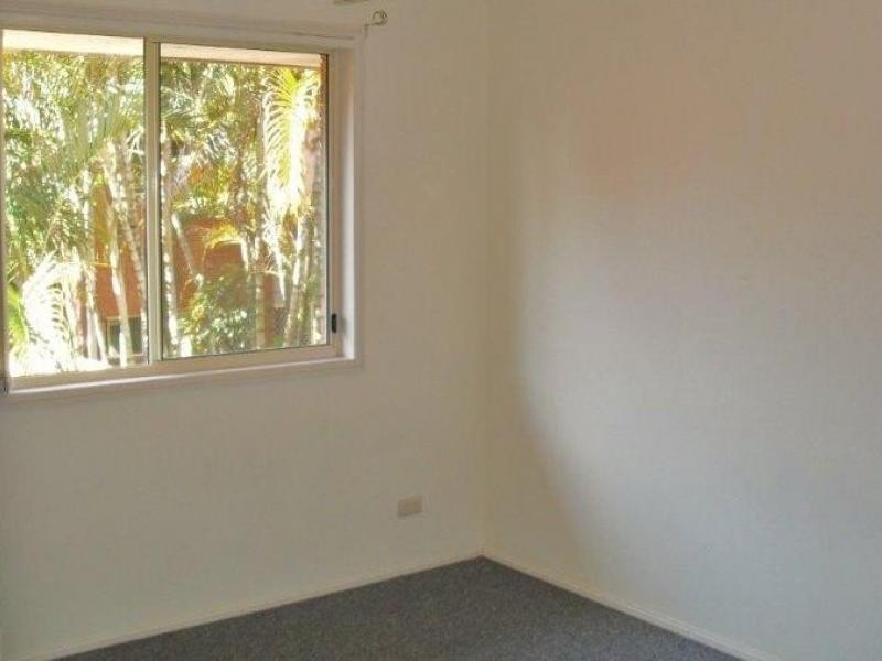 60 Whitby, Southport QLD 4215